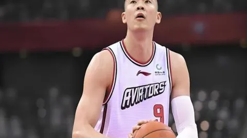 港壁球女隊世錦賽獲兩連勝挺進決賽圈　男隊開賽日一勝一敗並列進行